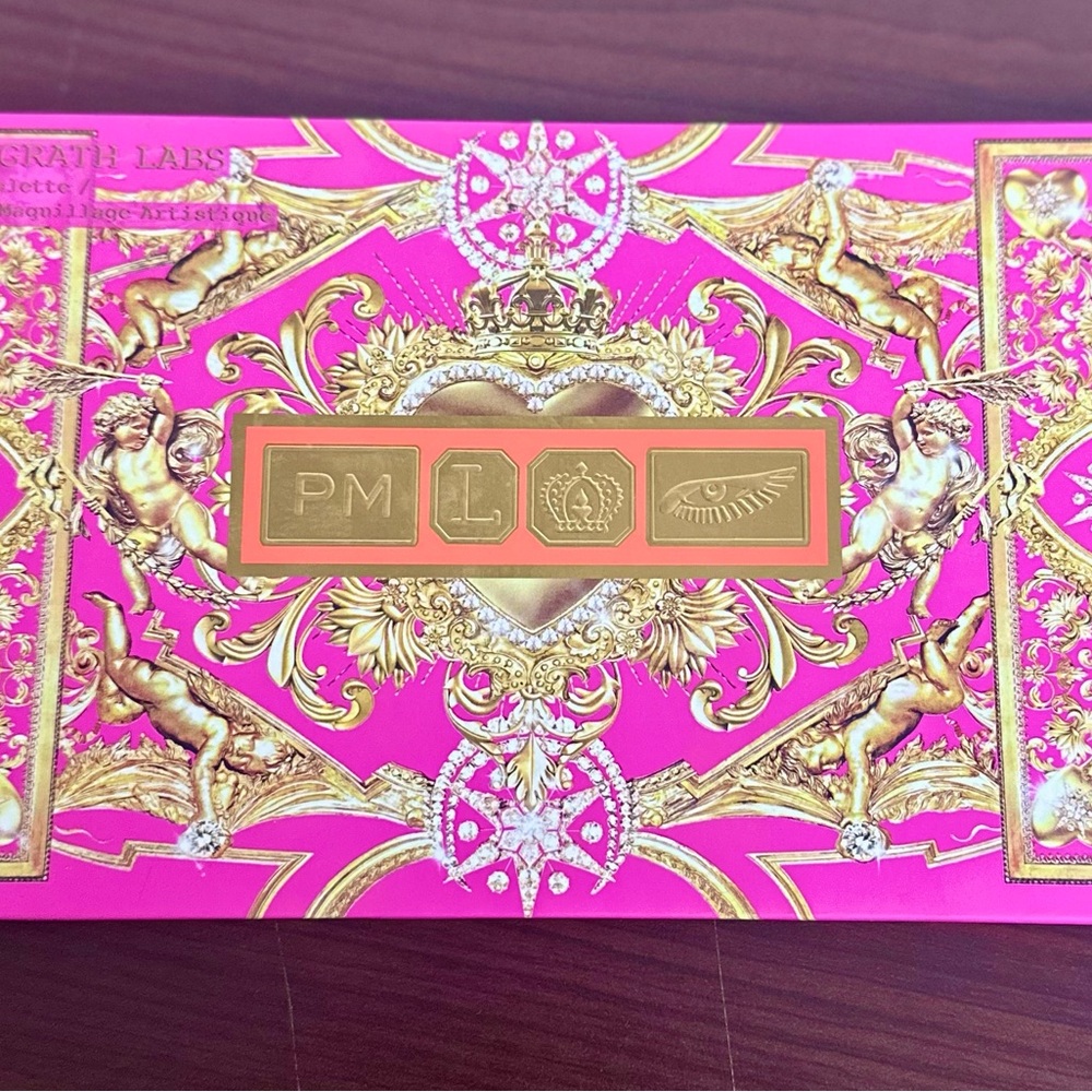 Pat McGrath eyeshadow palette